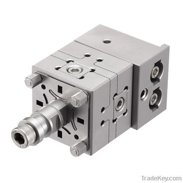 rotatable pendulum vise for holding workpieces