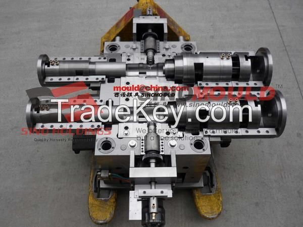 Collapsible Core Mould