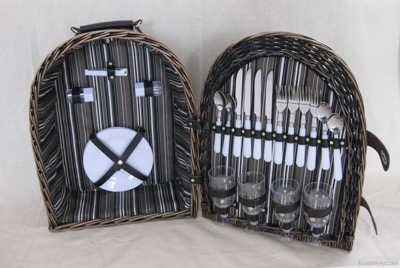 Fashionable wicker picnic basket