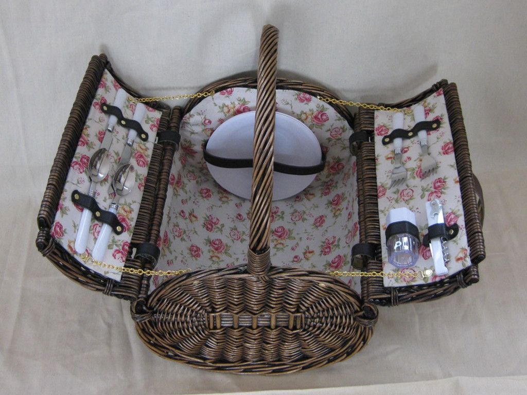 Eco-friendly wicker picnic basket