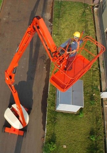 Self-propelled Articulated Boom Work Lift Platform