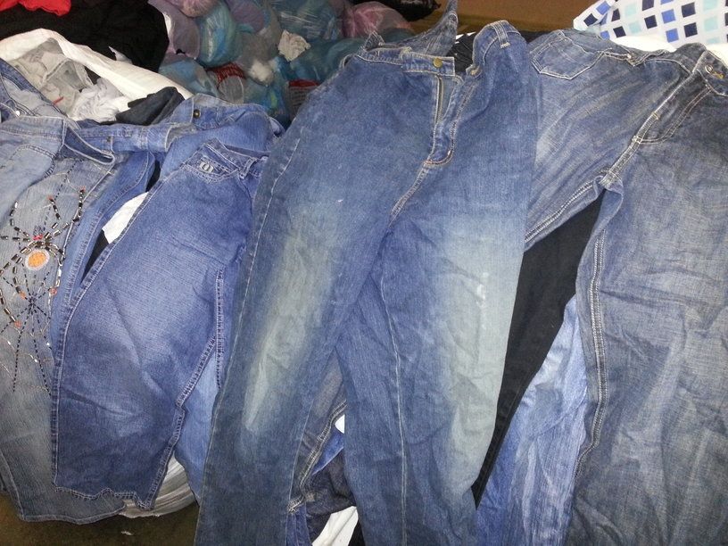 Used clothing(jeans pants,shoes,bags,clothes)