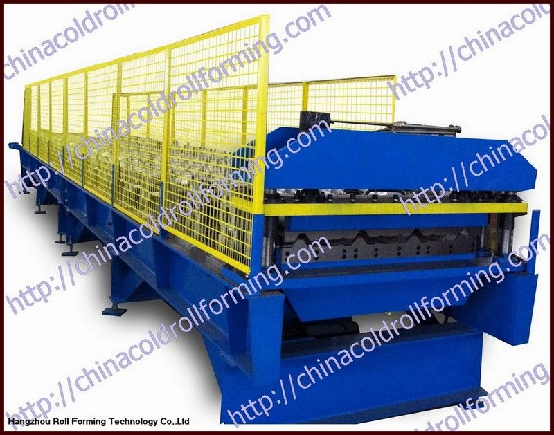 Trapezoidal roof panel roll forming machine