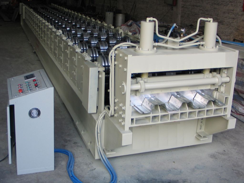 Floor Deck Roll Forming Machine