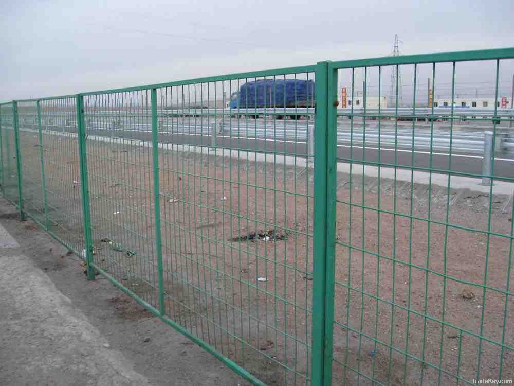 highway and railway fence