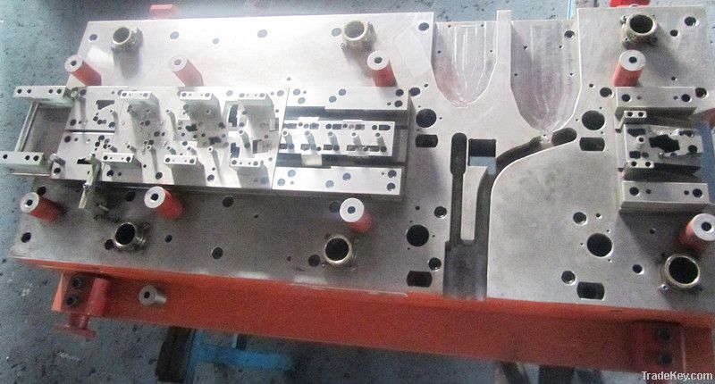 Vehicle tool and die