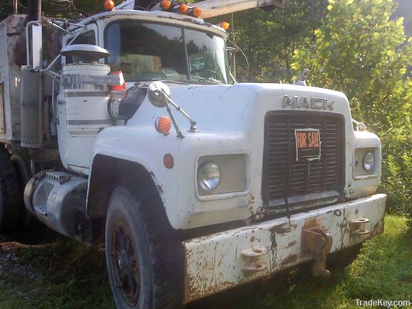 1979 Mack r model