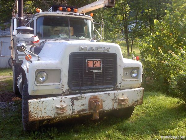 1979 Mack r model