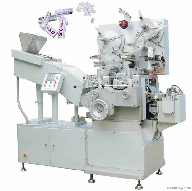 Automatic bubble gum cutting and wrapping machine