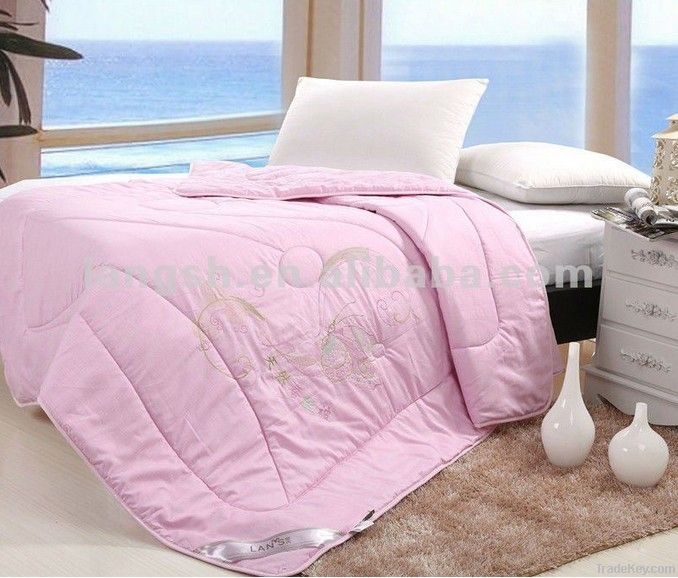 100% Cotton Embroidered Silk Adult Quilt