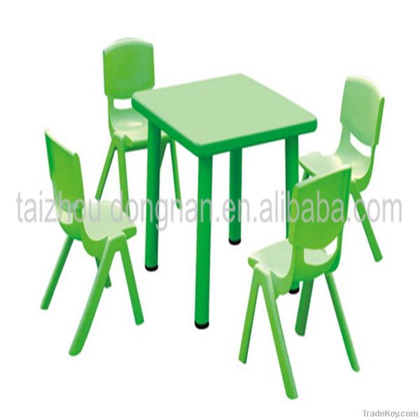 Outdoor kids table and chair