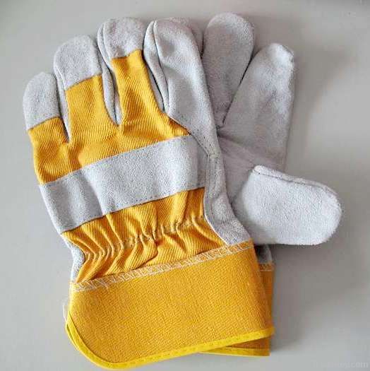 Leather work glove with safety cuff