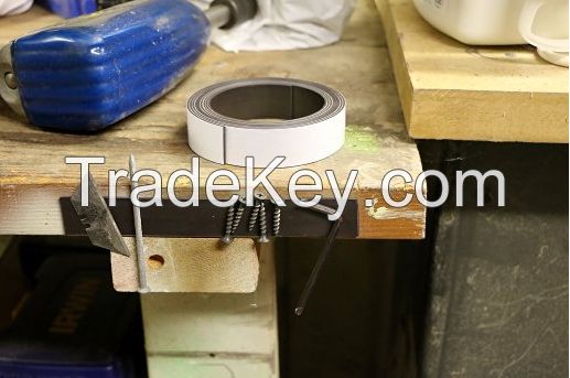 Rubber flexible magnet strip