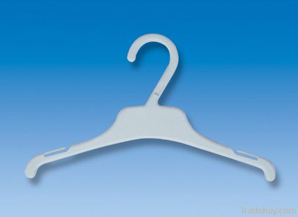 Plastic hanger