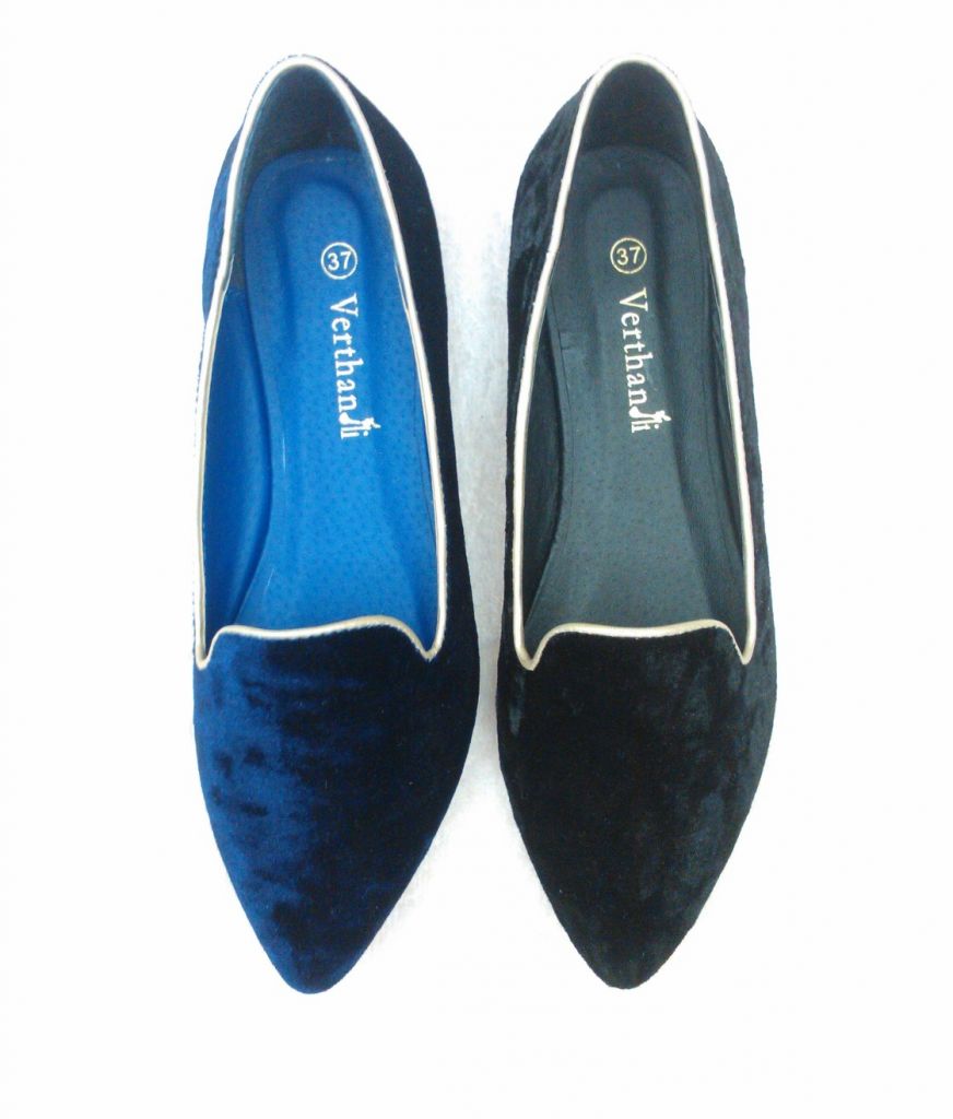 Ladies flat shoes