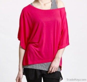 Women plain red batwing tshirt