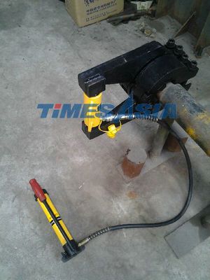 Breakout Tongs, Puller,Shackles,drill bits, Saver subs, Starter rod, Transsmiter housing