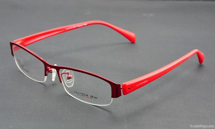 Optical eyeglass frame