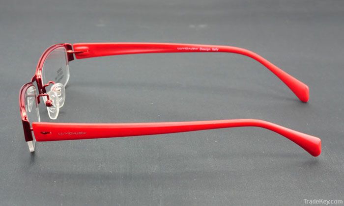 Optical eyeglass frame