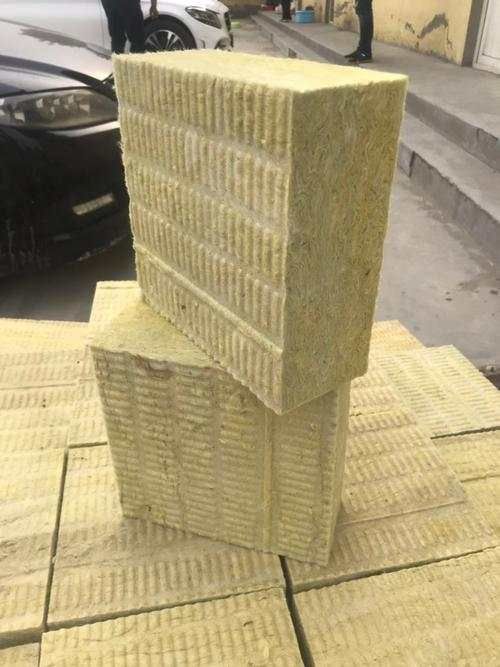 Rock wool thermal insulation material