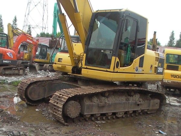 USED CRAWLER EXCAVATOR KOMATSU PC200-8