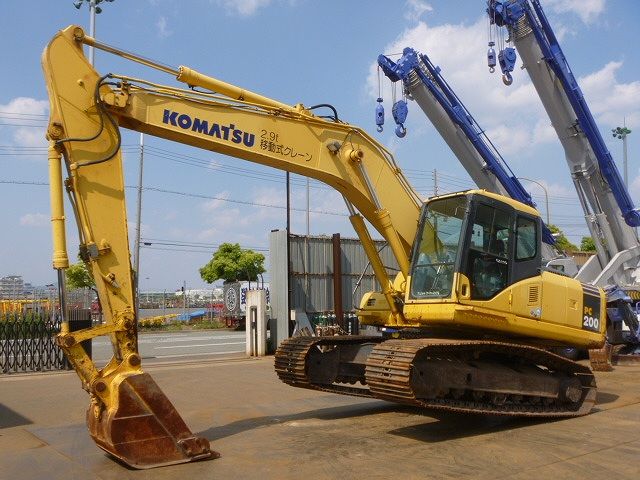 USED CRAWLER EXCAVATOR KOMATSU PC200-7