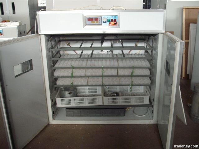 Egg incubator