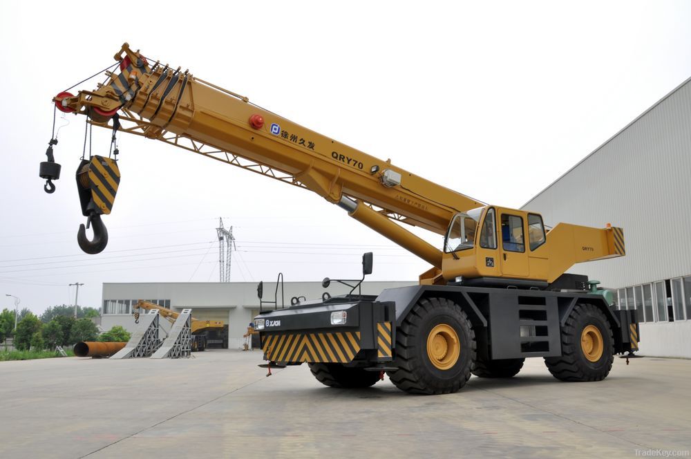 Rough terrain crane QRY70