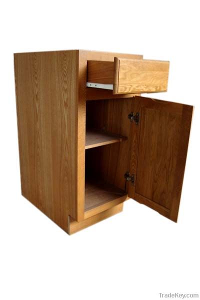 Kitchen Base Cabinet (B18)