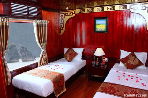 Trip to Halong bay, Visit Halong bay with cruise