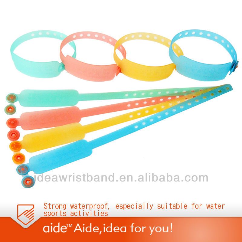 Plastic wristband manufacturer TPE1500