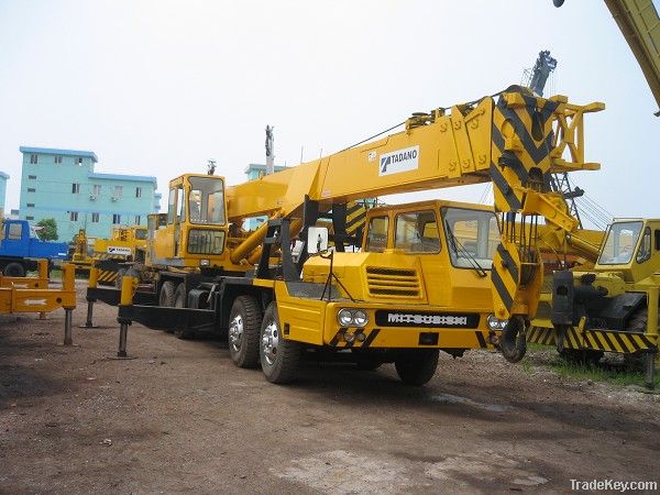 TRUCK CRANE