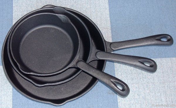 Cast iron skillet