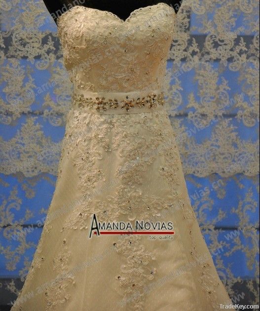 Amazing Dresigner Lace Appliques Elegant A-line Bride Dresses