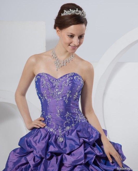 Charming Taffeta Ball Gown Sweetheart Beading Embroidery Prom Dresses