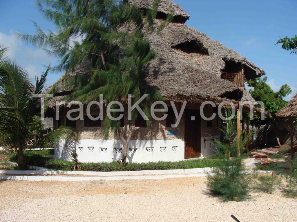 11 Rooms Bungalows in the Southeast of Zanzibar for Sale