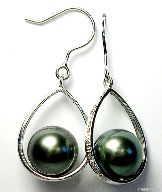 Black Pearl Drop Earrings