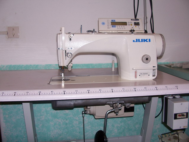 Used sewing machine JUKI  DDL-5550N-3