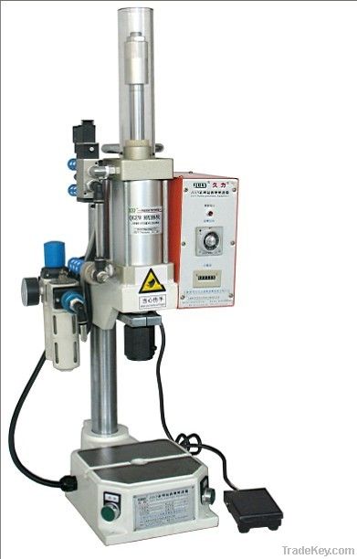 Hydro pneumatic press