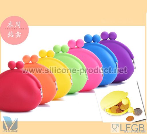 Silicone purse