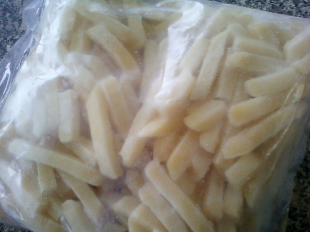 FROZEN FRENCH FRIES ( size 6x6, 7x7 , 9x9 . 10x10 , 13x13 ,14x14 mm)