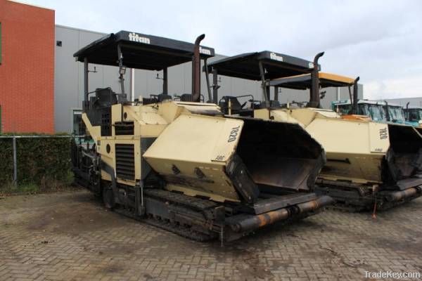 ABG Titan 7820 asphalt paver