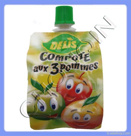 Beverage packaging pouch with spout