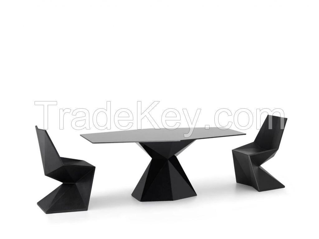 VONDOM Vertex table by Karim Rashid