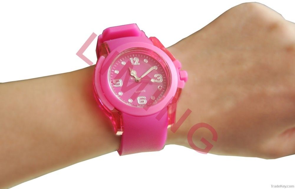 Charismatic red silicone watch