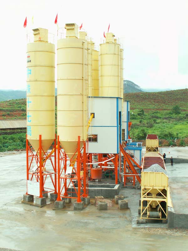 Concrete batch/mixing plant