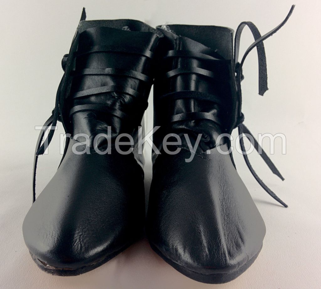 historical  Renaissance reenactment medieval period turn jorvik turn viking pirate shoes and boot  