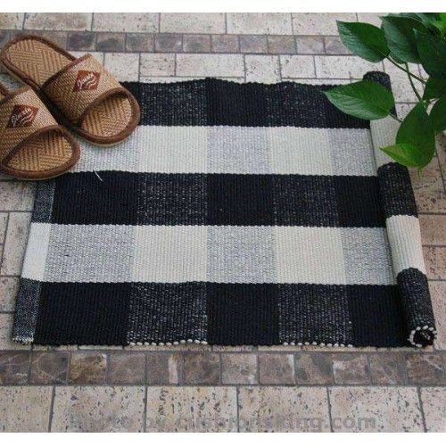 Black and white plaid cotton floor mats