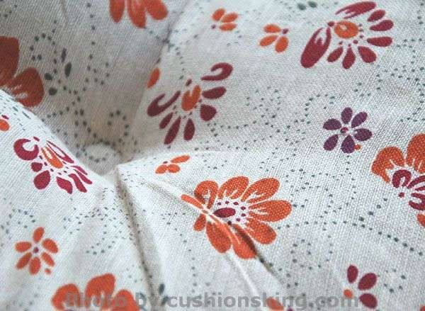 Warm florets circular futon cushion