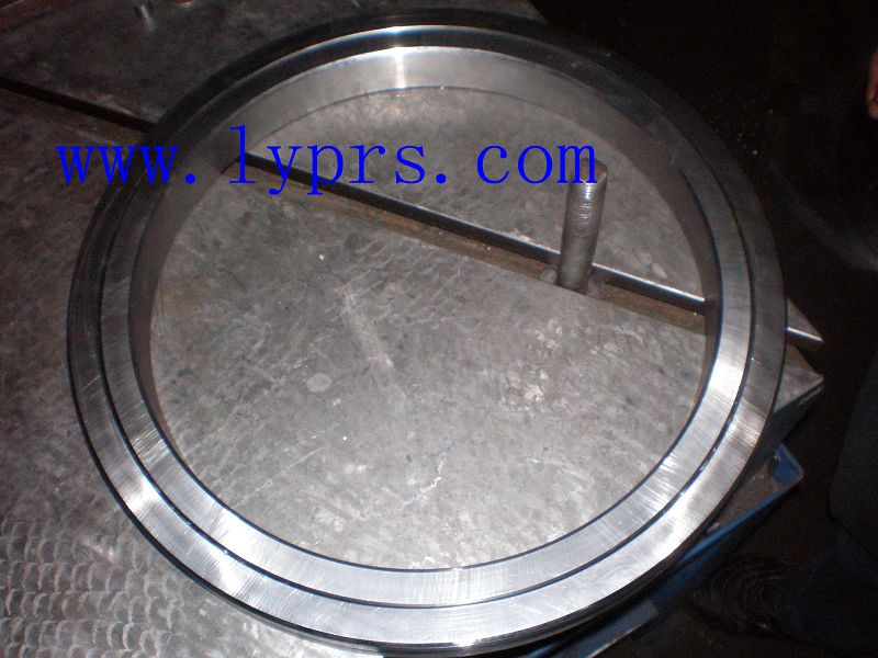 Cross roller bearing